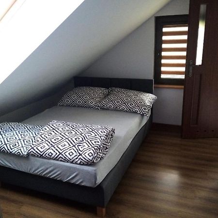Appartement Wynajem Pokoi Wiki à Mikołajki Extérieur photo