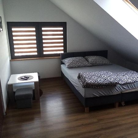 Appartement Wynajem Pokoi Wiki à Mikołajki Extérieur photo