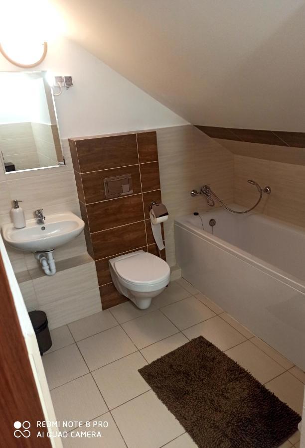Appartement Wynajem Pokoi Wiki à Mikołajki Extérieur photo